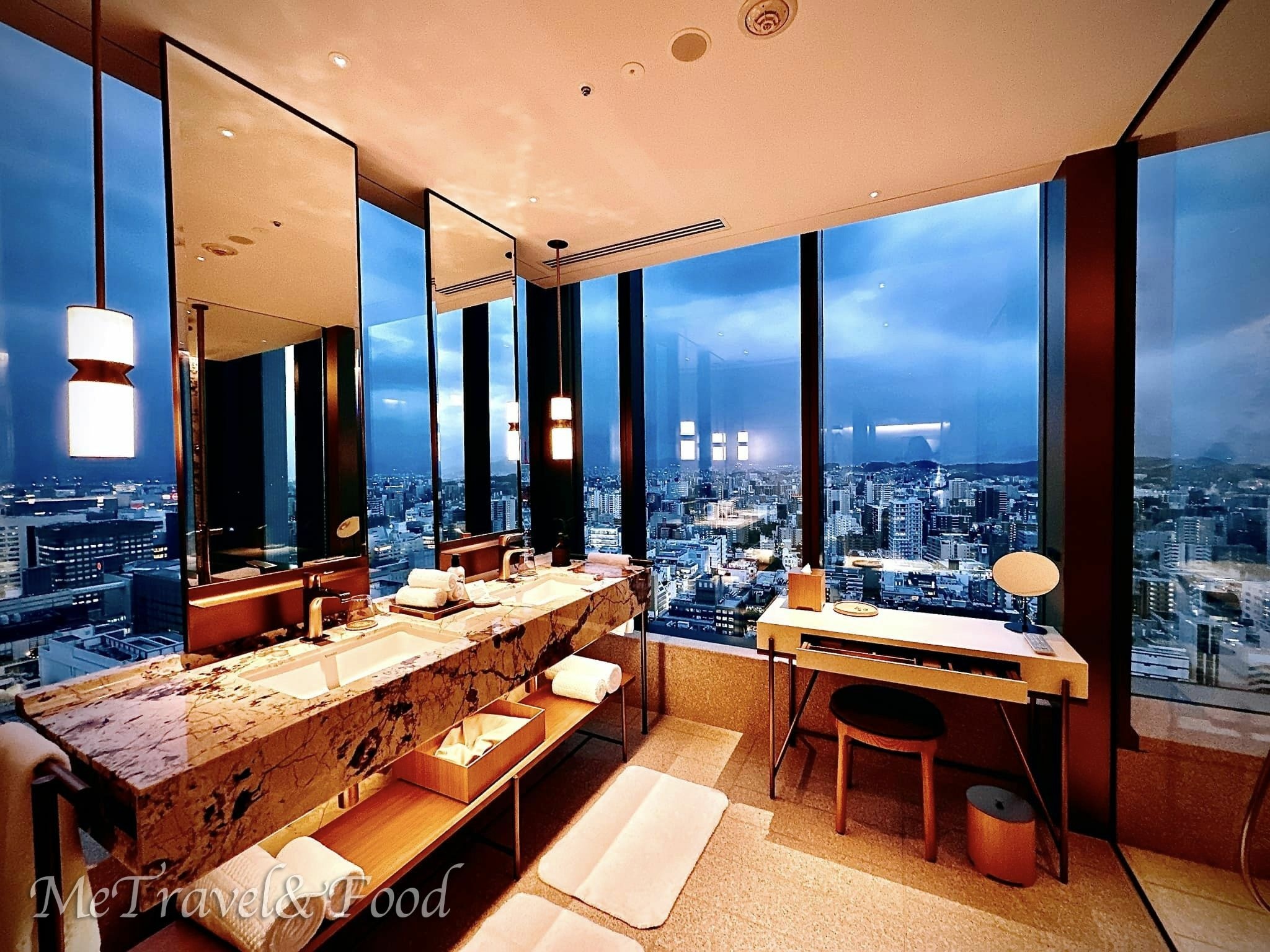 【 日本 • 福岡 • The Ritz Carlton Fukuoka 】 麗思 卡爾頓 北 九州 天神 最美麗景緻 五星級 旅館 房型 行政酒廊